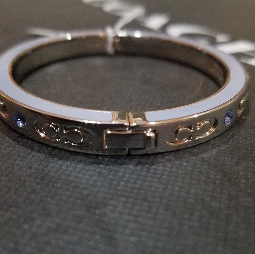 Coach Kissing Cs Bangle Bracelet Hinged Enamel Silver Pool Crystal Accents NWT - Picture 2 of 16